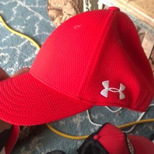 Under armor hat boy’s small-medium